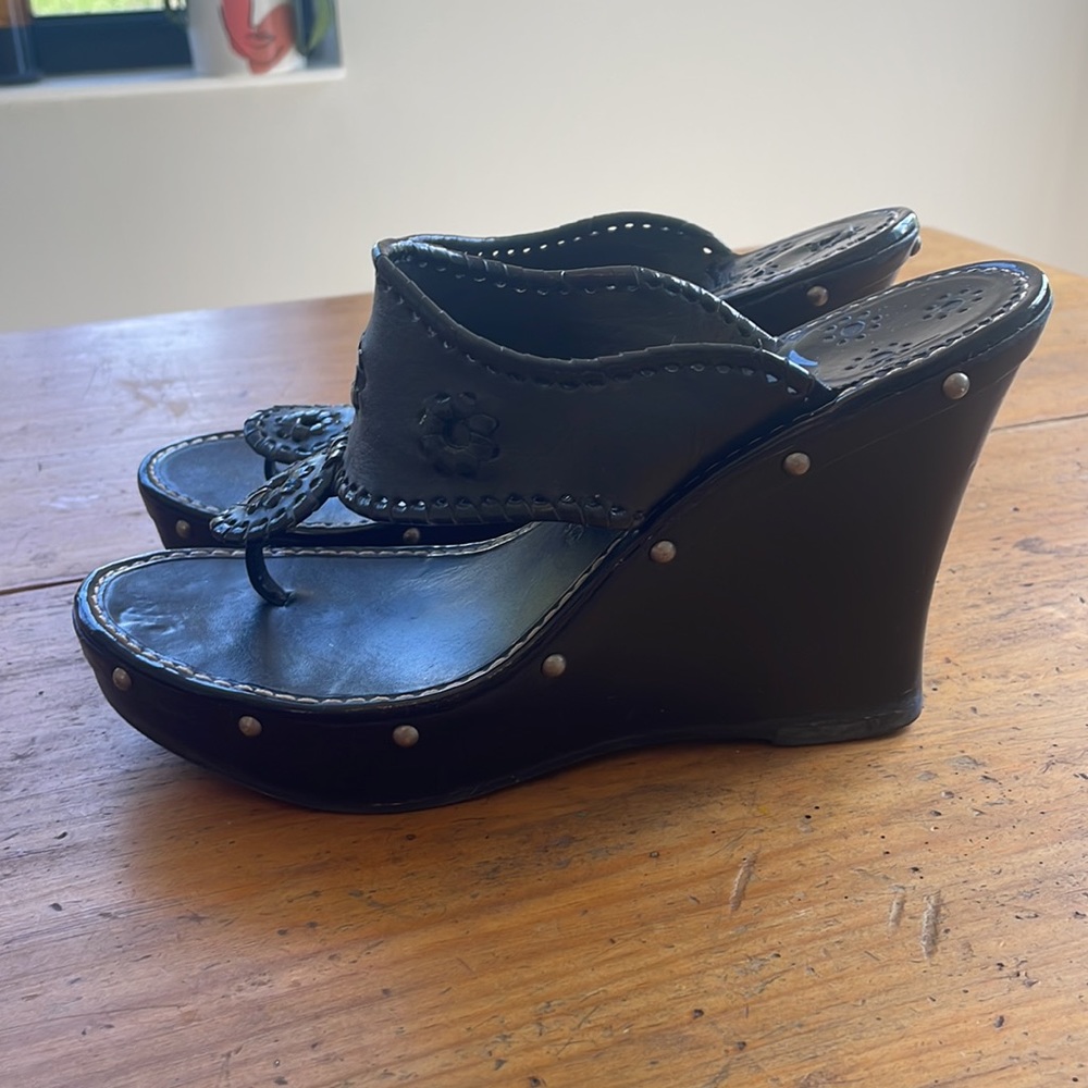GORGEOUS BLACK MATTE/SHINY JACK ROGERS WEDGES